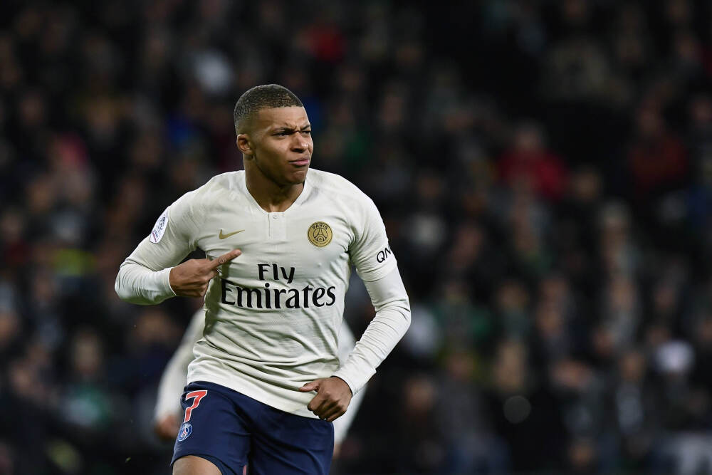 壁仞科技公开发售获2347.53 倍认购 全球发售净筹约53.745亿港元